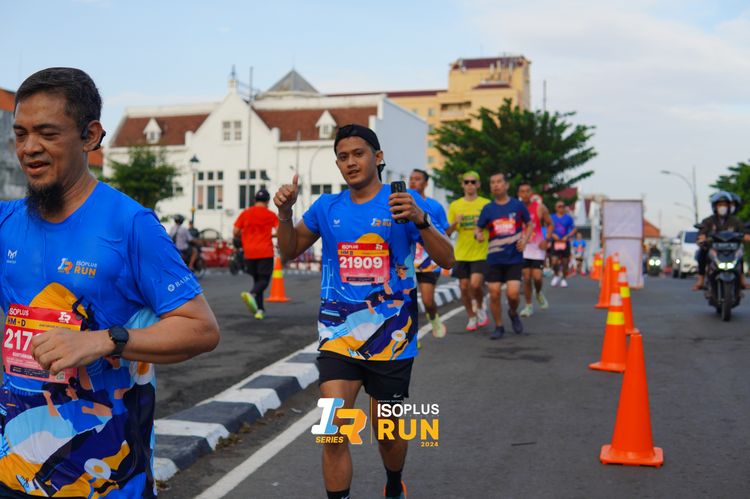 Race photo from Isoplus Run 2024 Surabaya