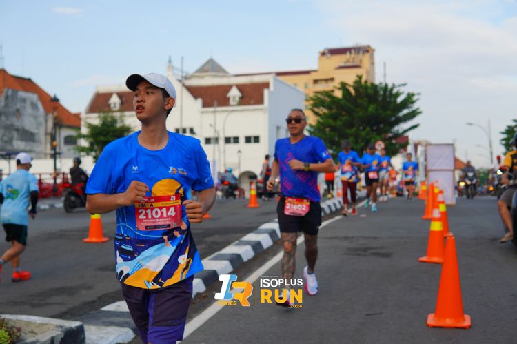 Race photo from Isoplus Run 2024 Surabaya