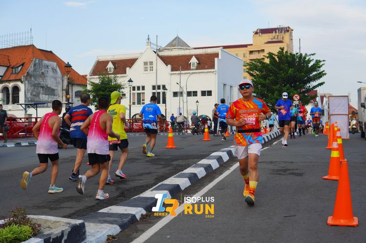 Race photo from Isoplus Run 2024 Surabaya