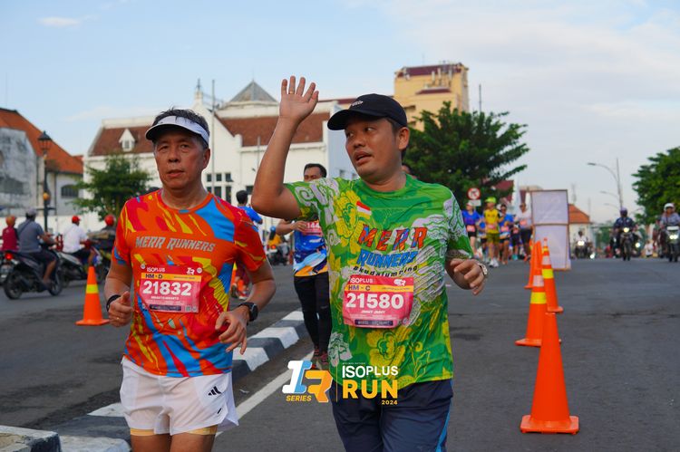 Race photo from Isoplus Run 2024 Surabaya