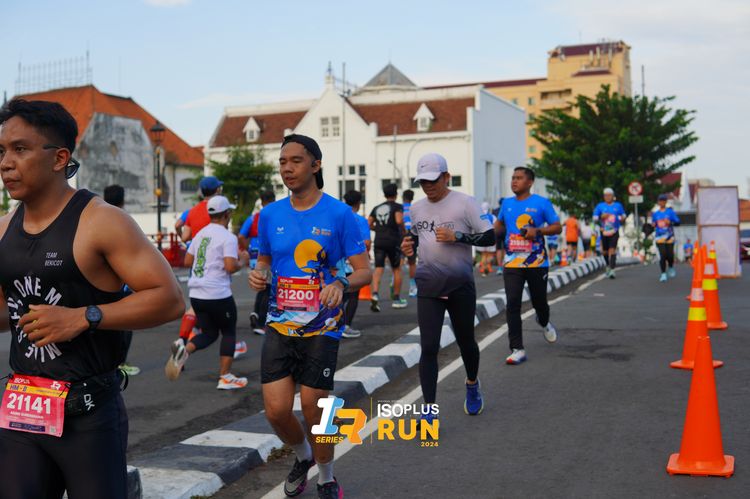 Race photo from Isoplus Run 2024 Surabaya