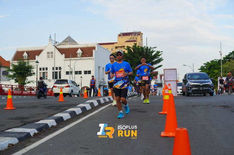 Race photo from Isoplus Run 2024 Surabaya