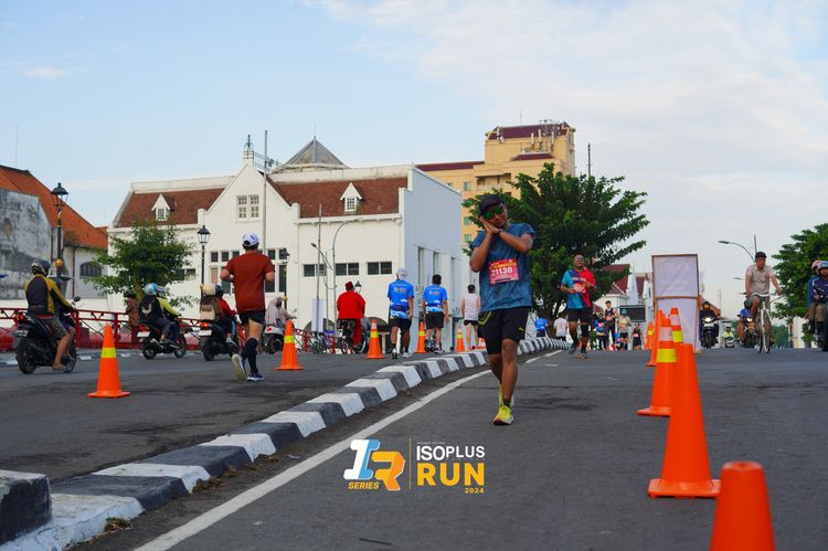 Race photo from Isoplus Run 2024 Surabaya