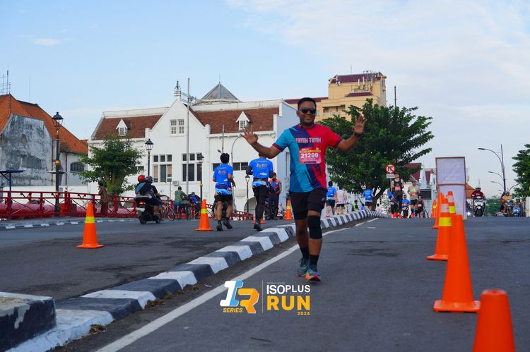 Race photo from Isoplus Run 2024 Surabaya