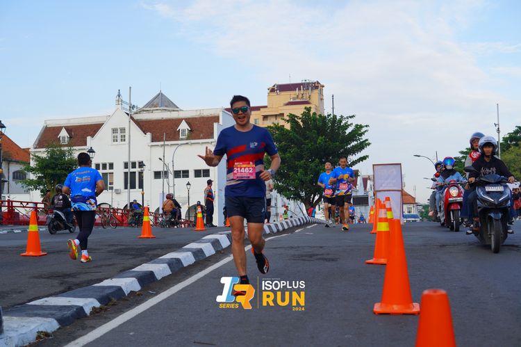 Race photo from Isoplus Run 2024 Surabaya