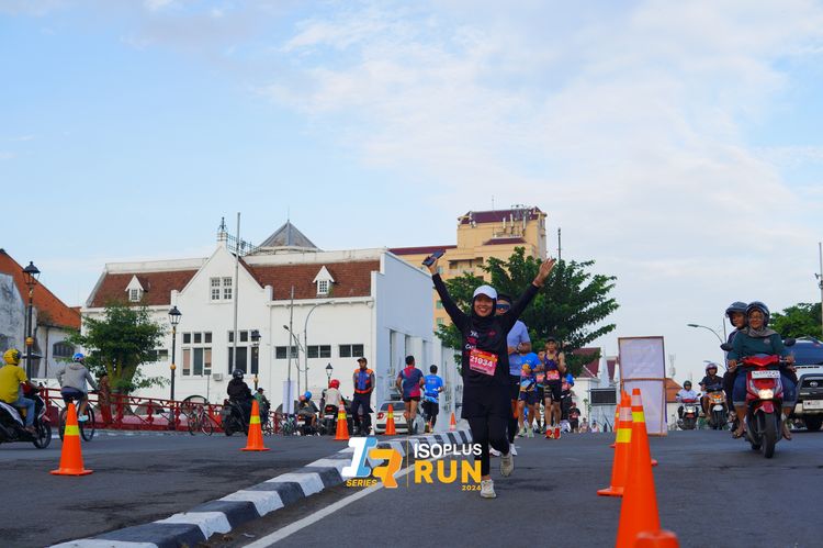Race photo from Isoplus Run 2024 Surabaya