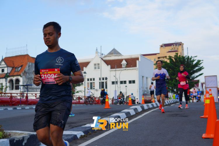 Race photo from Isoplus Run 2024 Surabaya