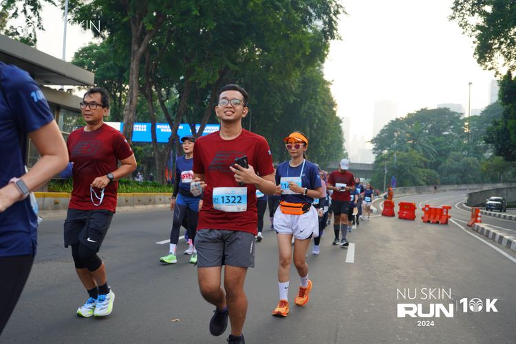 Race photo from Nu Skin Run 10K