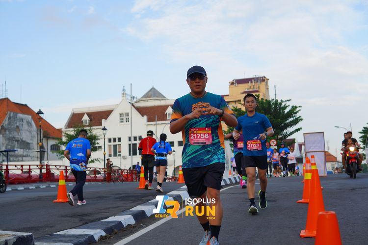 Race photo from Isoplus Run 2024 Surabaya