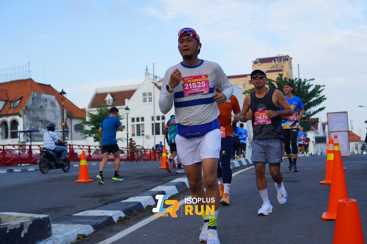 Race photo from Isoplus Run 2024 Surabaya