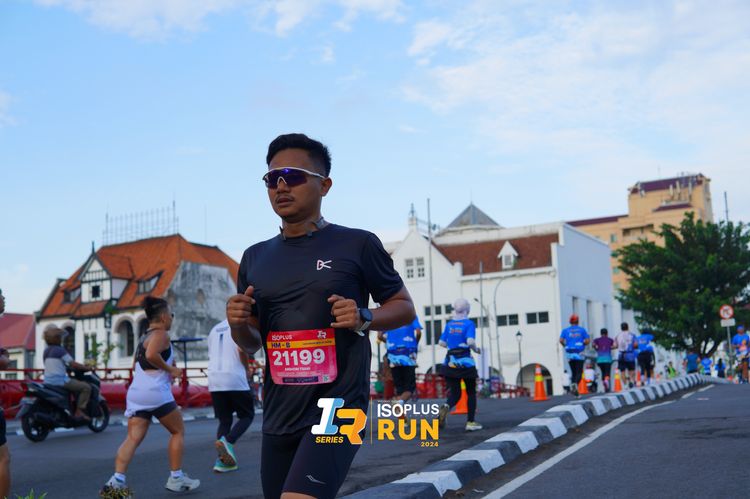 Race photo from Isoplus Run 2024 Surabaya