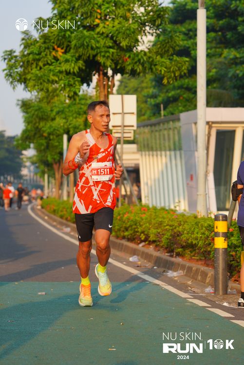 Race photo from Nu Skin Run 10K