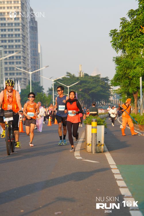 Race photo from Nu Skin Run 10K