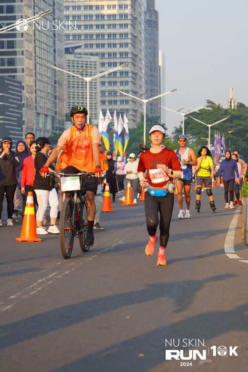 Race photo from Nu Skin Run 10K