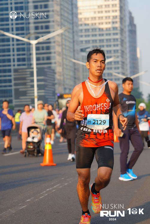 Race photo from Nu Skin Run 10K