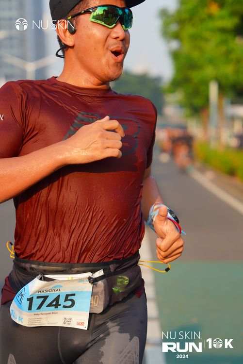 Race photo from Nu Skin Run 10K