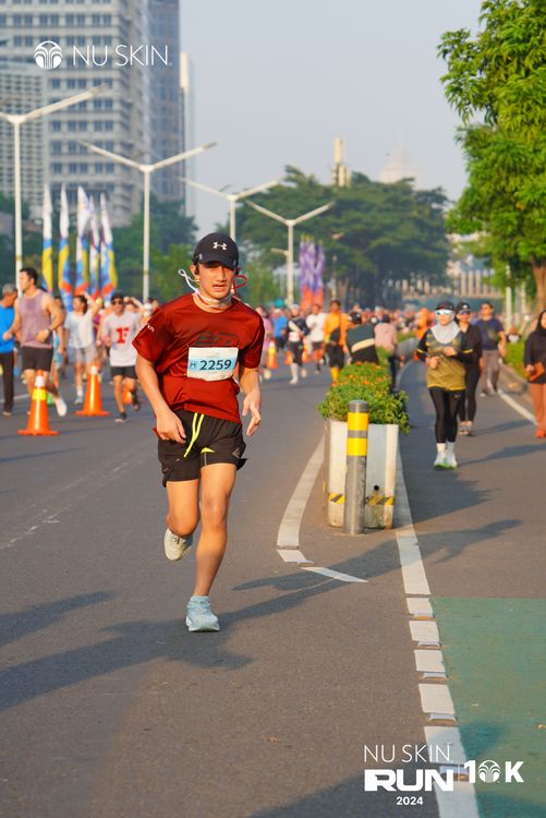 Race photo from Nu Skin Run 10K