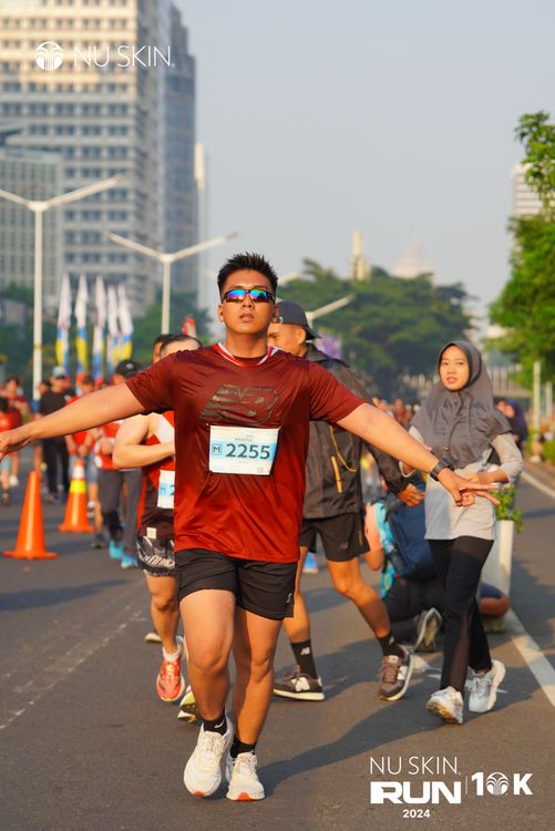 Race photo from Nu Skin Run 10K