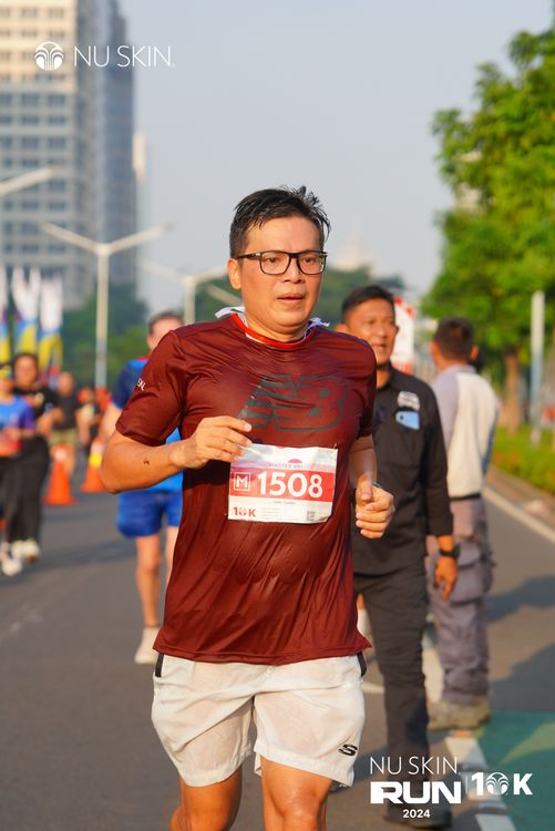 Race photo from Nu Skin Run 10K