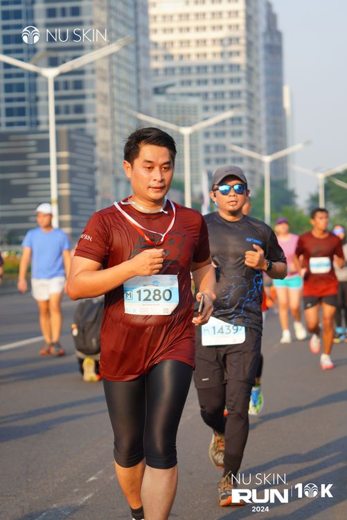 Race photo from Nu Skin Run 10K
