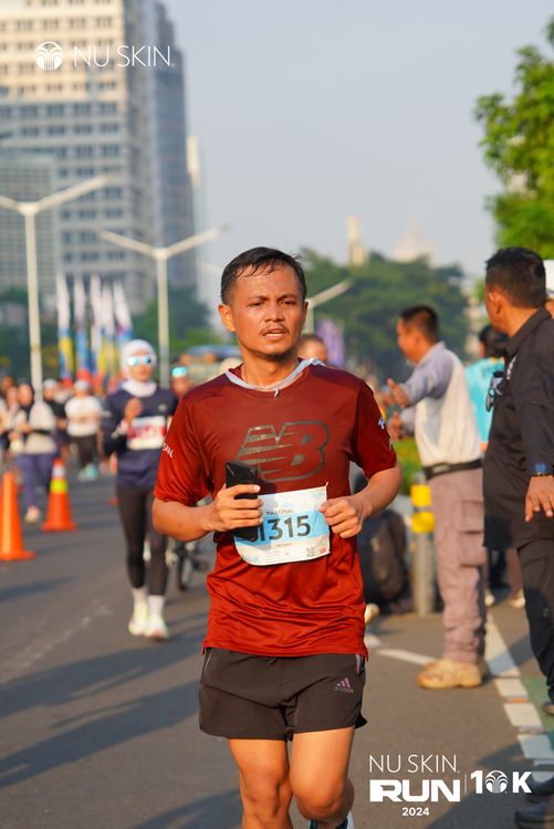 Race photo from Nu Skin Run 10K