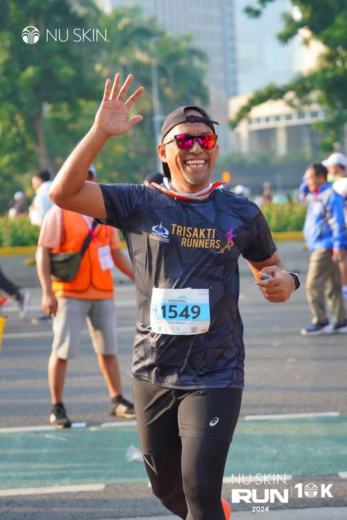 Race photo from Nu Skin Run 10K