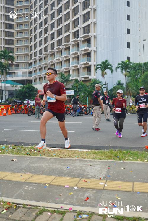Race photo from Nu Skin Run 10K