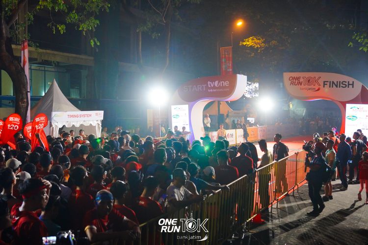 Race photo from ONE RUN 10 K