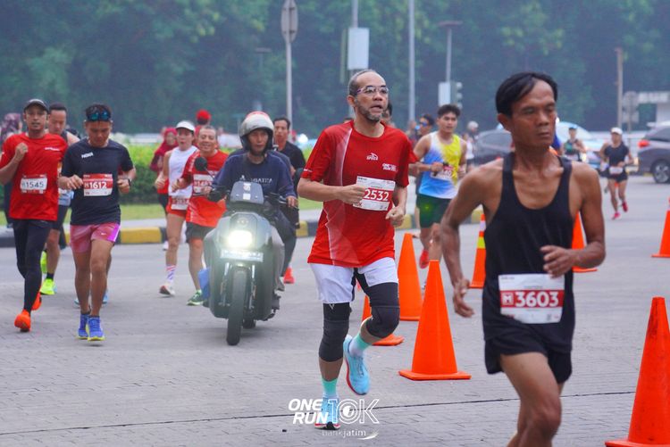 Race photo from ONE RUN 10 K