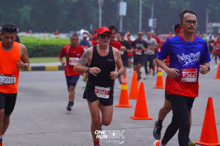 Race photo from ONE RUN 10 K