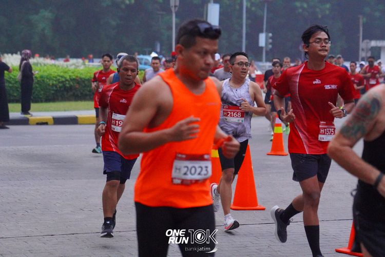 Race photo from ONE RUN 10 K