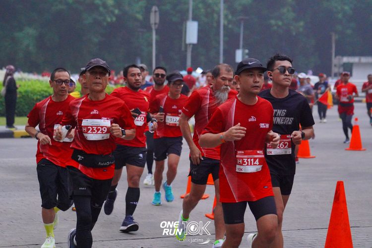 Race photo from ONE RUN 10 K