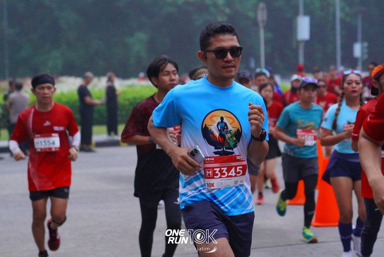 Race photo from ONE RUN 10 K