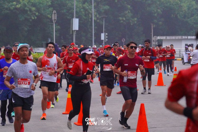 Race photo from ONE RUN 10 K