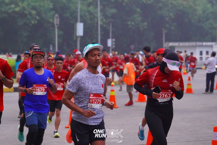 Race photo from ONE RUN 10 K