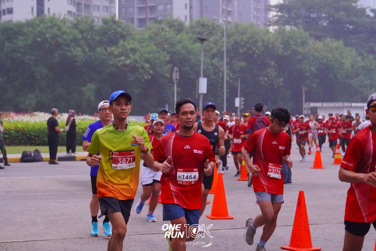 Race photo from ONE RUN 10 K