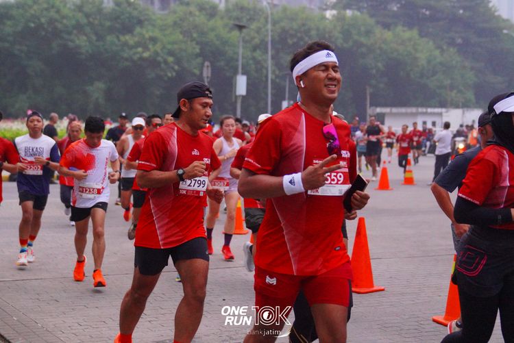 Race photo from ONE RUN 10 K