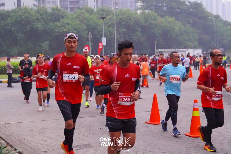 Race photo from ONE RUN 10 K