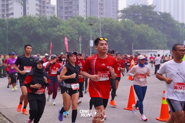 Race photo from ONE RUN 10 K