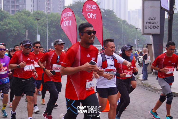 Race photo from ONE RUN 10 K