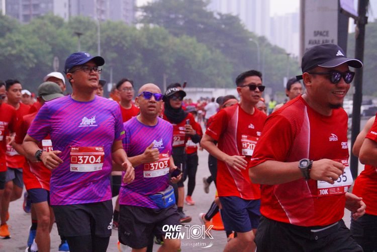 Race photo from ONE RUN 10 K