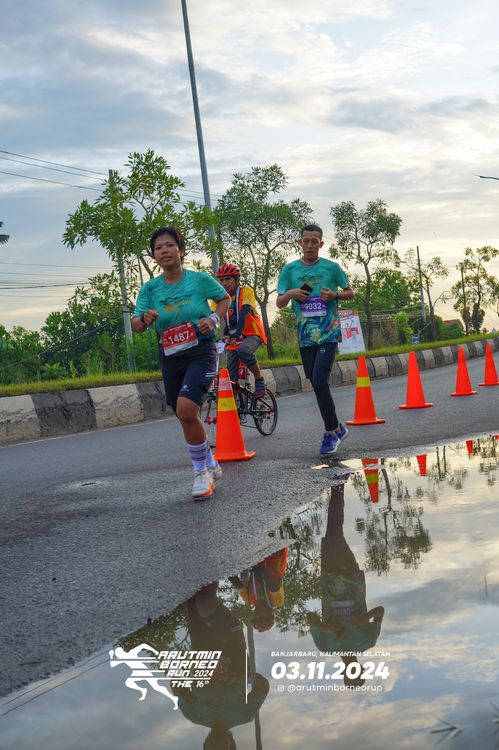 Race photo from Arutmin Borneo Run 2024