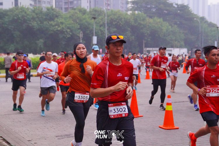 Race photo from ONE RUN 10 K