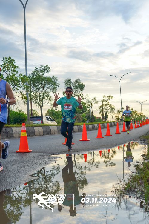 Race photo from Arutmin Borneo Run 2024