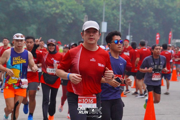 Race photo from ONE RUN 10 K