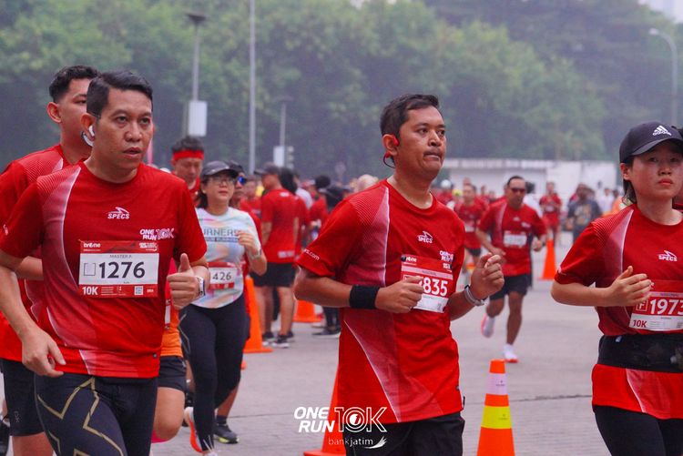 Race photo from ONE RUN 10 K