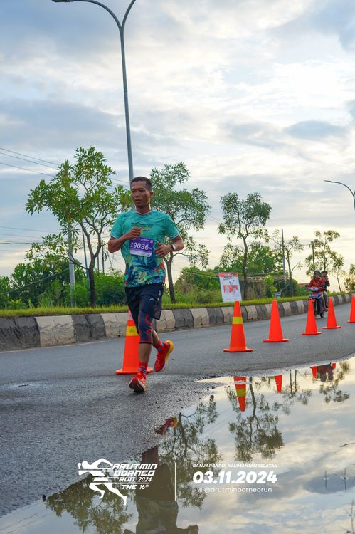 Race photo from Arutmin Borneo Run 2024