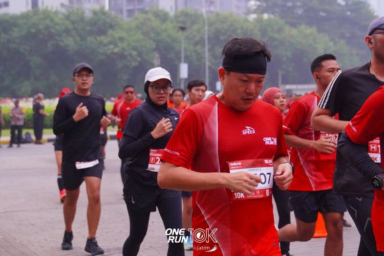Race photo from ONE RUN 10 K