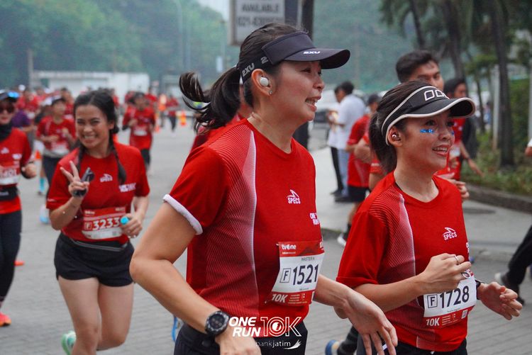 Race photo from ONE RUN 10 K