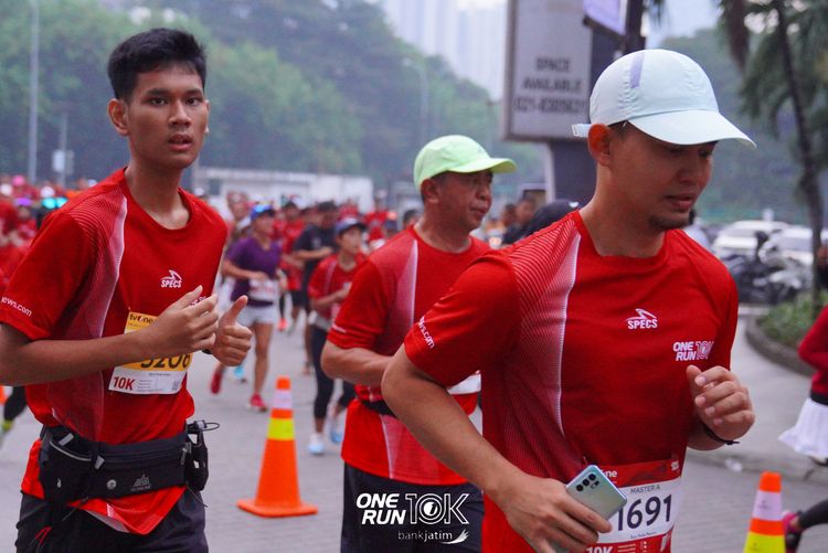 Race photo from ONE RUN 10 K
